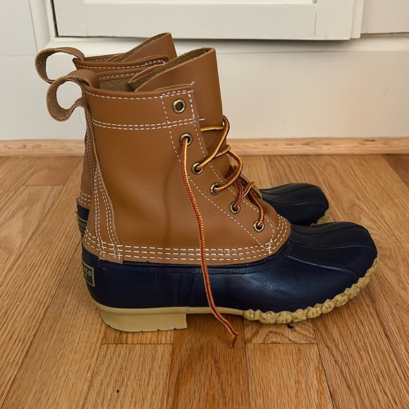 L.L. Bean Women’s Bean Boots - Picture 1 of 5